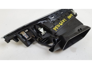 Боковая воздушная решётка