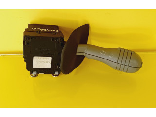 Ручка стеклоочистителей 7701046628   Renault Twingo I