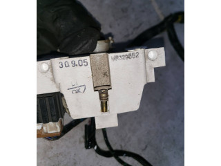 Ручка стеклоочистителей MR329662 Mitsubishi L200