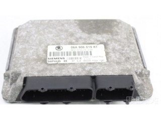 Блок управления двигателя 06A906019BT Skoda Octavia Mk1 (1U)