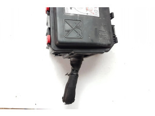 Блок предохранителей 9824510780, 9826717980 Peugeot 2008 II