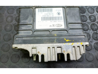 Řídící jednotka 032906030 Skoda Felicia I