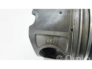 Píst 8487E BMW 3 E90 E91 pro naftový motor 2.0