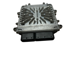 Блок управления двигателя 30729826, 0281012103   Volvo V70