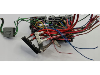 Блок предохранителей 8690698   Volvo XC90    