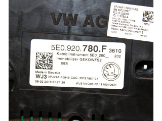 Панель приборов 5E0920780F Skoda Octavia Mk3 (5E)