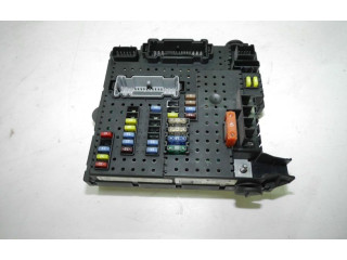 Блок предохранителей 8676391, 8676391 Volvo XC90