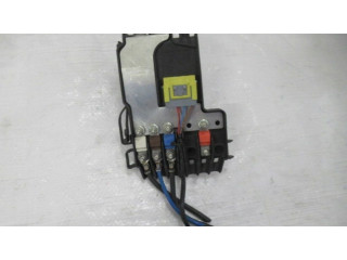 Узел подключения плюсовых проводов