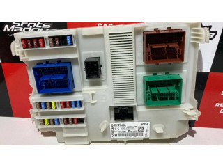 Блок предохранителей 31412971AA   Volvo S60    