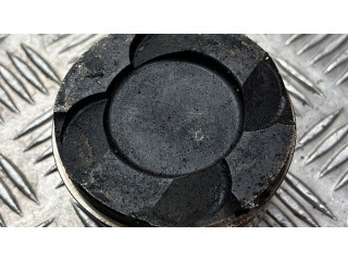 Píst 7624408, BV1368 BMW 5 F10 F11 3.0