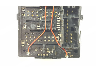 Ручка стеклоочистителей 255679575R, 8201168008 Dacia Sandero