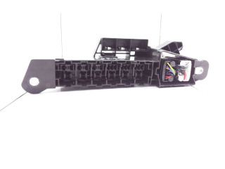 Блок предохранителей 71547921 Toyota C-HR