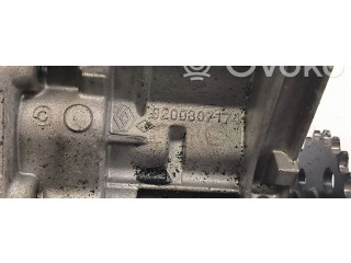 Масляный насос  K9K (768) 8200307174  Renault Clio III 