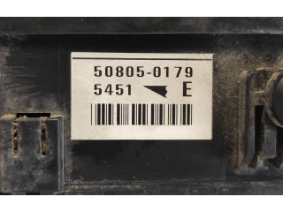 Блок предохранителей MR587816, G8C218MA Mitsubishi Grandis