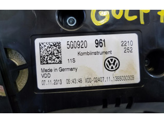 Панель приборов Volkswagen Golf VII