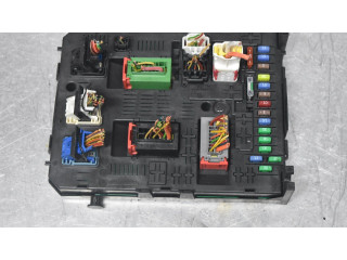 Блок предохранителей    Peugeot 5008    