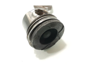 Поршень с шатуном 9HX(DV6ATED4) Citroen C4 I