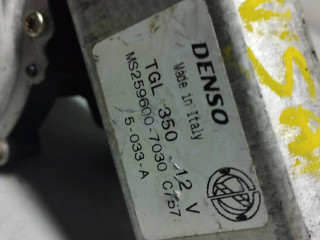 Моторчик заднего дворника 51848464 Fiat Idea