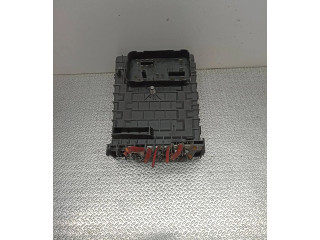 Блок предохранителей 1K0937125A   Audi A3 S3 8P    