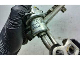 Топливная рампа 078133681AJ   Audi A6 S6 C5 4B  