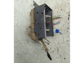 Блок предохранителей 306135   Subaru Forester SG    