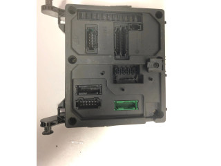 Блок предохранителей S108152001 Volkswagen Golf IV