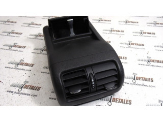 Задняя воздушная решётка