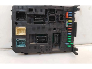 Блок предохранителей 281197595   Peugeot Expert    