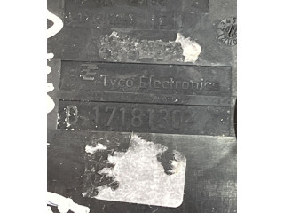 Блок предохранителей 01718130 Audi A3 S3 A3 Sportback 8P