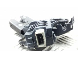 Замок задней крышки