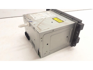 Радио/ проигрыватель CD/DVD / навигация