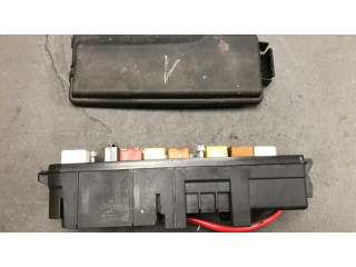 Блок предохранителей 13240247 Opel Vectra C