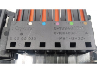   Pojistková skříňka 2119820402, 013948371   Mercedes-Benz CLS C219 2008