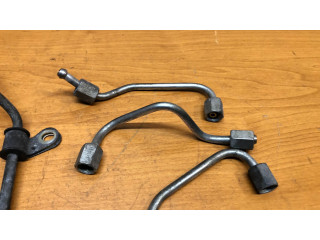 Трубка (трубки) для подачи топлива в жиклеры