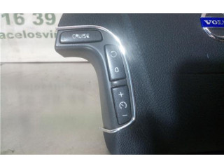 Подушка безопасности водителя D5252T, 32332168 Volvo V70