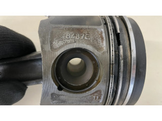 Píst 8487E, 512 BMW 1 E81 E87 pro naftový motor 2.0