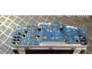 Панель приборов    Mazda 626       