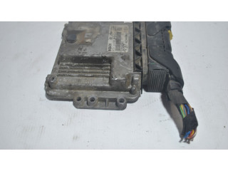 Блок управления двигателя 51806561, 0281012883   Alfa Romeo GT