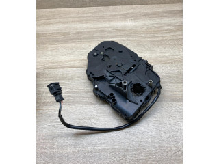 Zámek zadních dveří 2K0827426C Volkswagen Caddy 2004