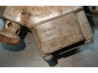 Vstřikovací lišta 0438121011, 026133353   Audi 80 90 B3     