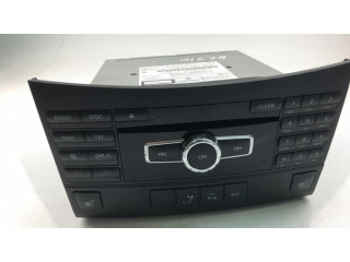 Радио/ проигрыватель CD/DVD / навигация