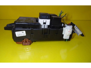 Блок предохранителей MB953355 Mitsubishi Carisma