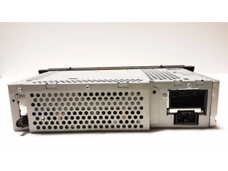 Радио/ проигрыватель CD/DVD / навигация