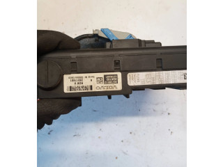 Блок предохранителей 30728512 Volvo S60