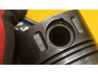 Píst    Mercedes-Benz E W211     