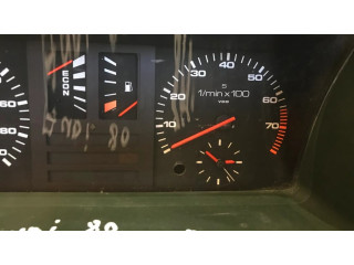 Přístrojová deska Audi 80 90 S2 B4 1994 81117331, 81117332