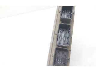 Рулевая рейка Блок управления двигателем ECU 8200303619 Renault Clio II 2001 - 2005 года