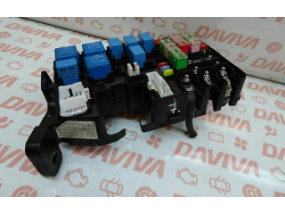 Блок предохранителей  95224-2D000   KIA Rio    