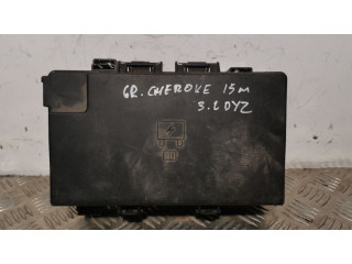 Блок предохранителей  P68194607AD   Jeep Grand Cherokee    