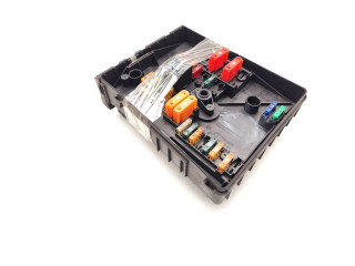   Pojistková skříňka 1K0937125A, 1K0937808E   Volkswagen Tiguan 2008